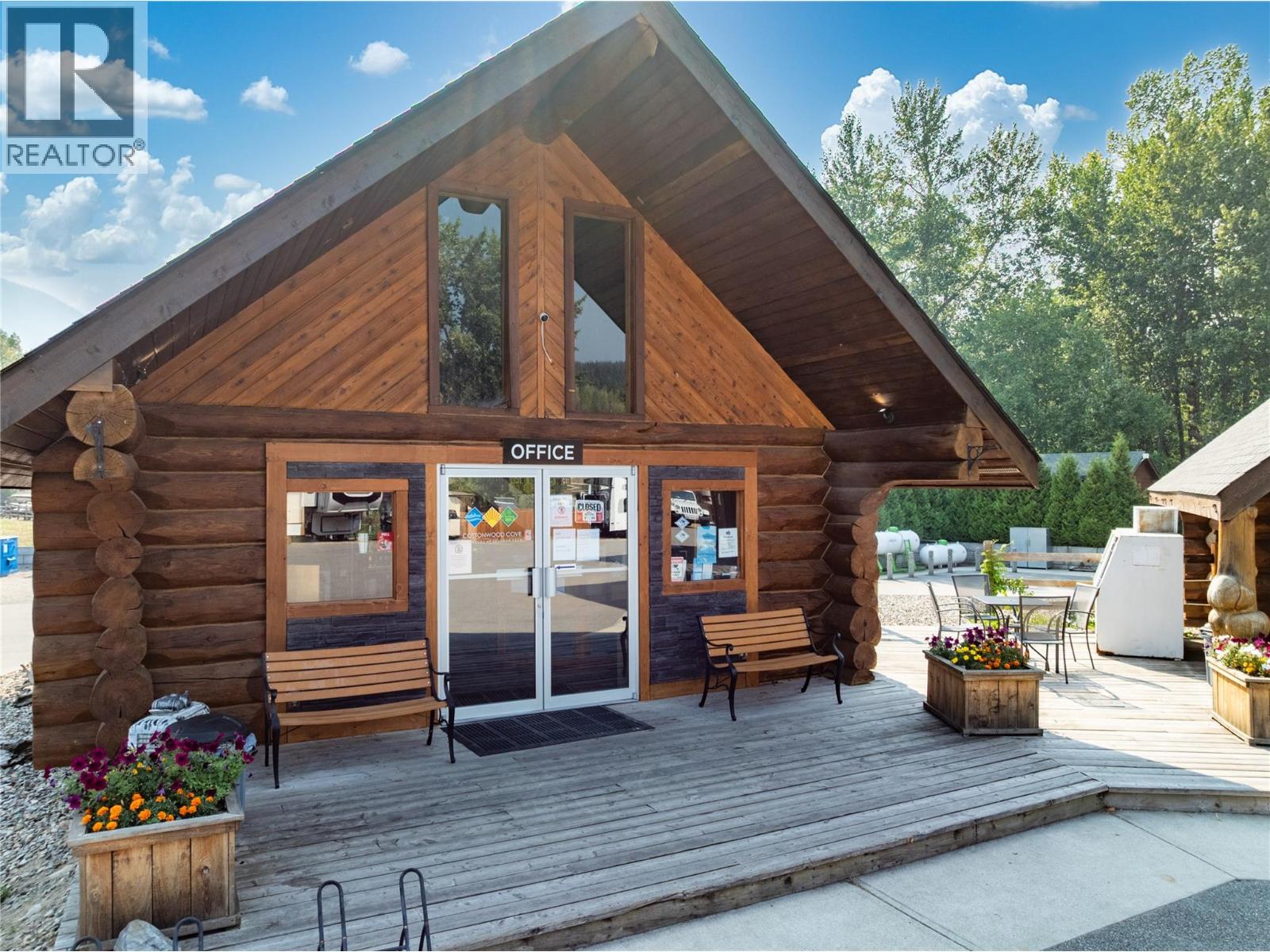 12 Marina Way, Lee Creek, British Columbia  V0E 1M4 - Photo 11 - 10361852