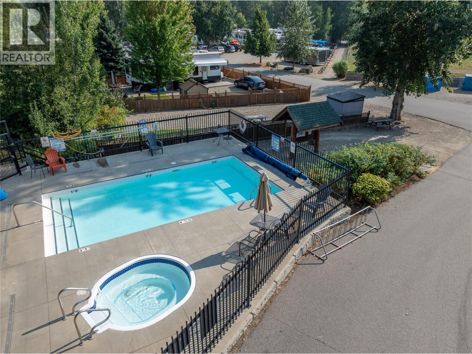 12 Marina Way, Lee Creek, British Columbia  V0E 1M4 - Photo 14 - 10361852