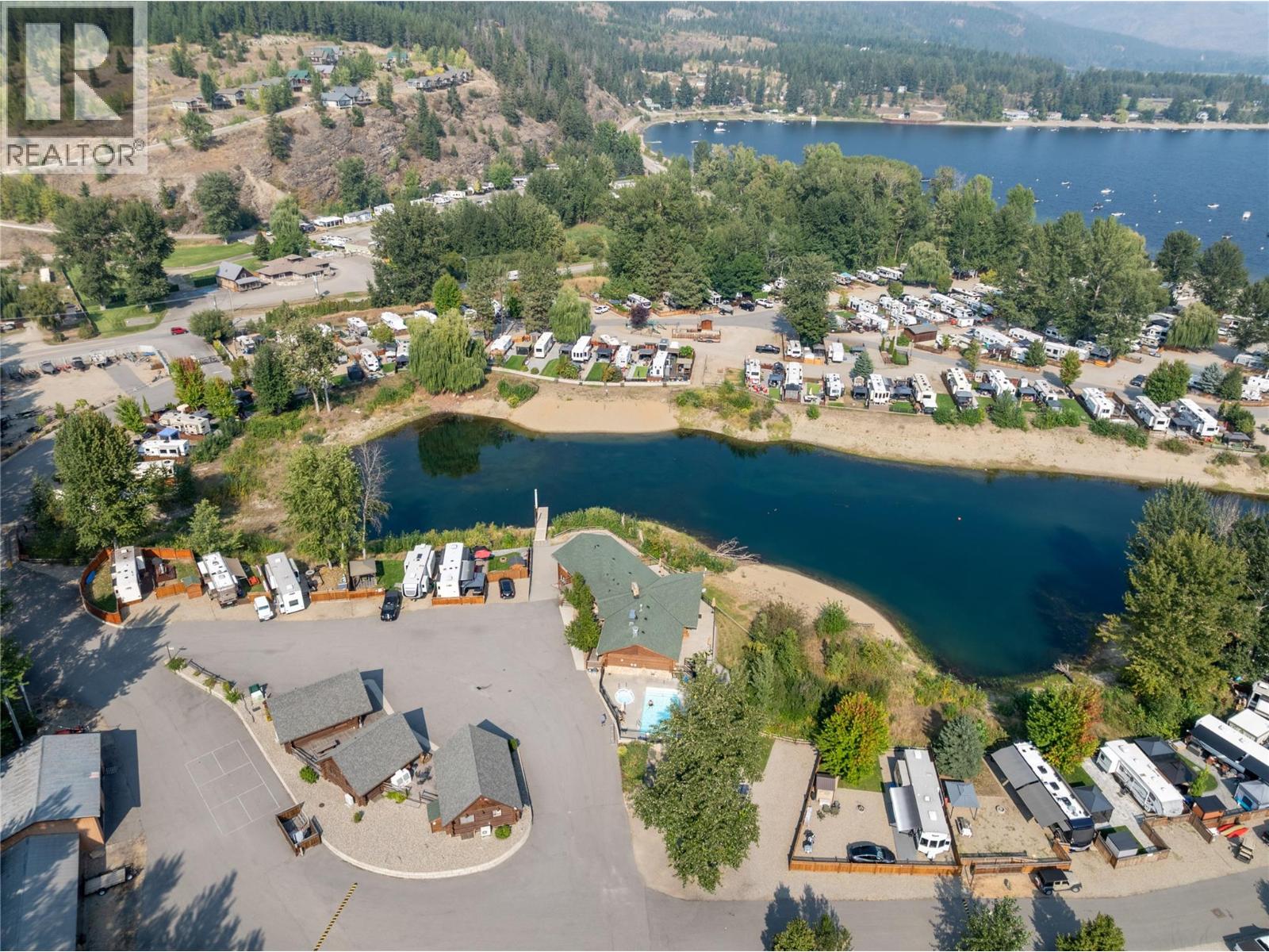 12 Marina Way, Lee Creek, British Columbia  V0E 1M4 - Photo 2 - 10361852