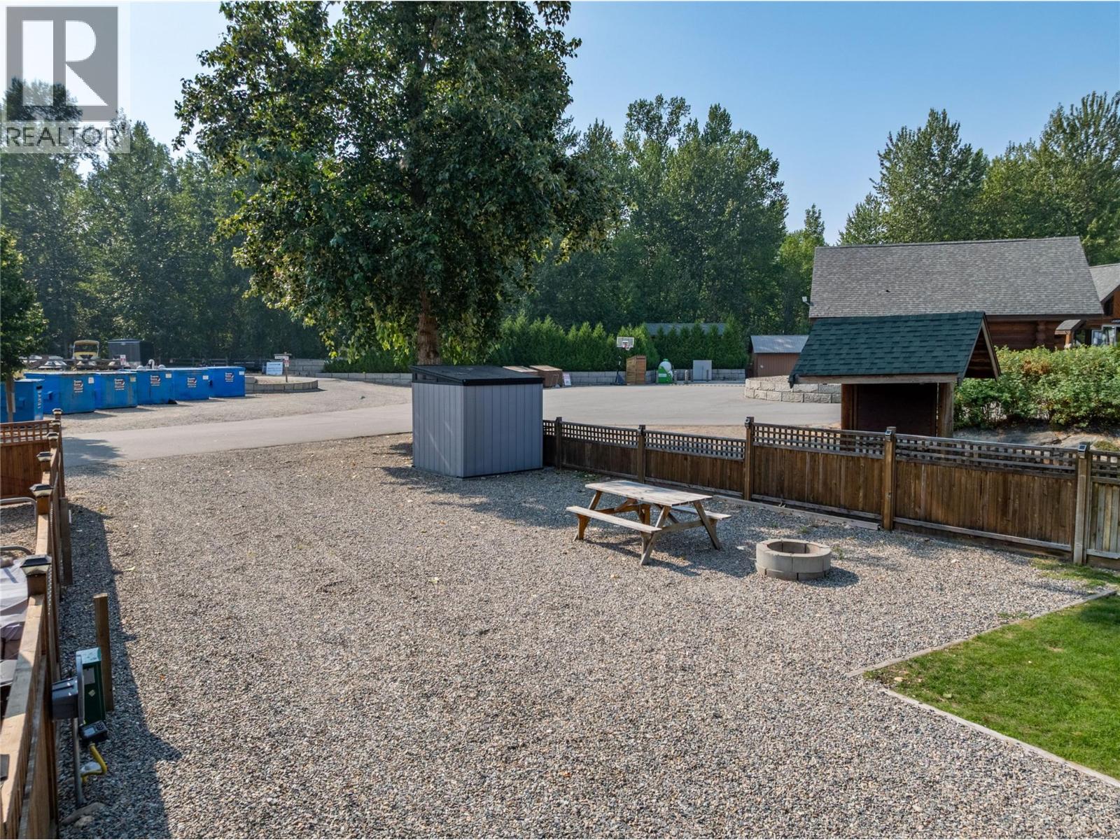 12 Marina Way, Lee Creek, British Columbia  V0E 1M4 - Photo 5 - 10361852