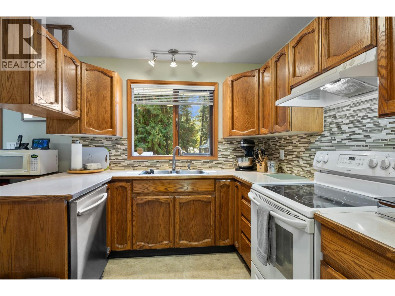 4072 Butters Road, Scotch Creek, British Columbia  v0e 1m5 - Photo 5 - 10363390