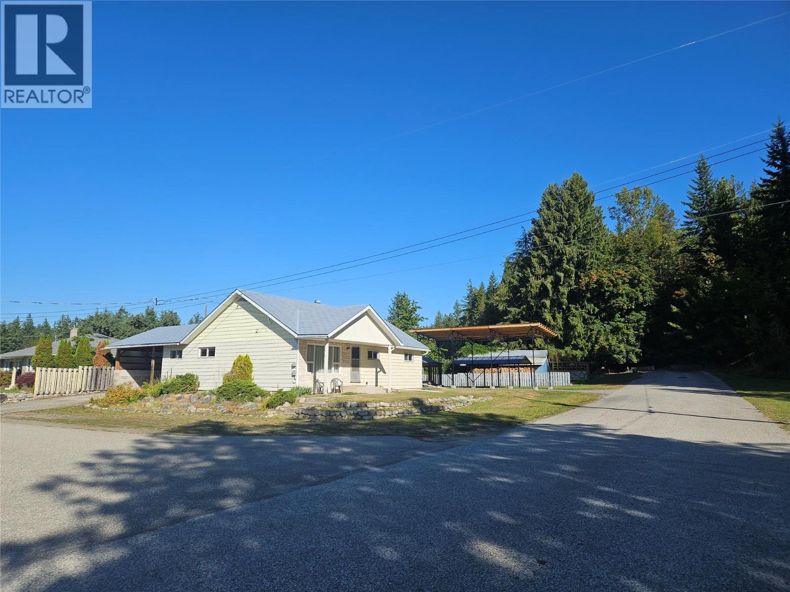 301 5th Street Nw, Nakusp, British Columbia  V0G 1R0 - Photo 26 - 10363697