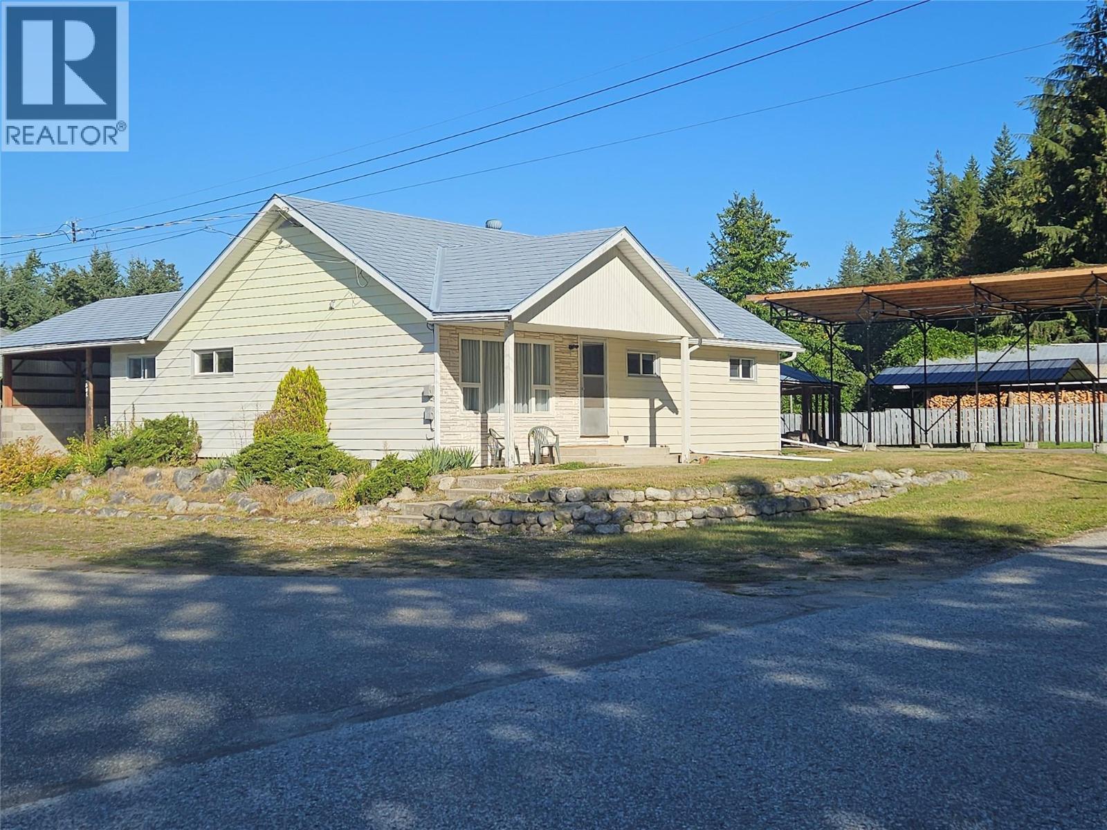 301 5th Street Nw, Nakusp, British Columbia  V0G 1R0 - Photo 27 - 10363697