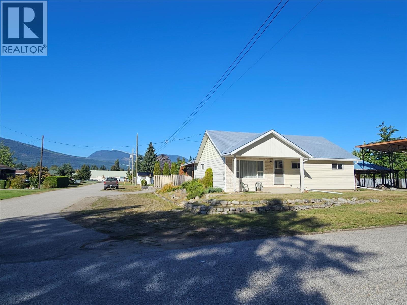301 5th Street Nw, Nakusp, British Columbia  V0G 1R0 - Photo 29 - 10363697