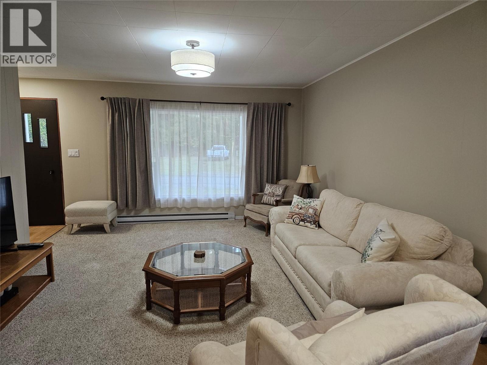 301 5th Street Nw, Nakusp, British Columbia  V0G 1R0 - Photo 3 - 10363697