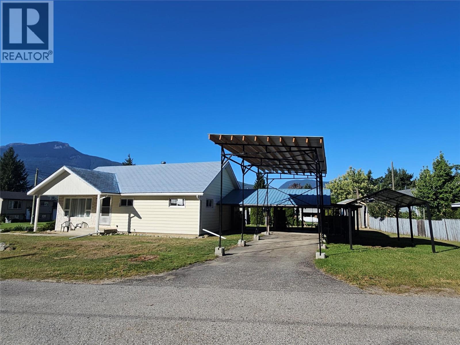 301 5th Street Nw, Nakusp, British Columbia  V0G 1R0 - Photo 30 - 10363697