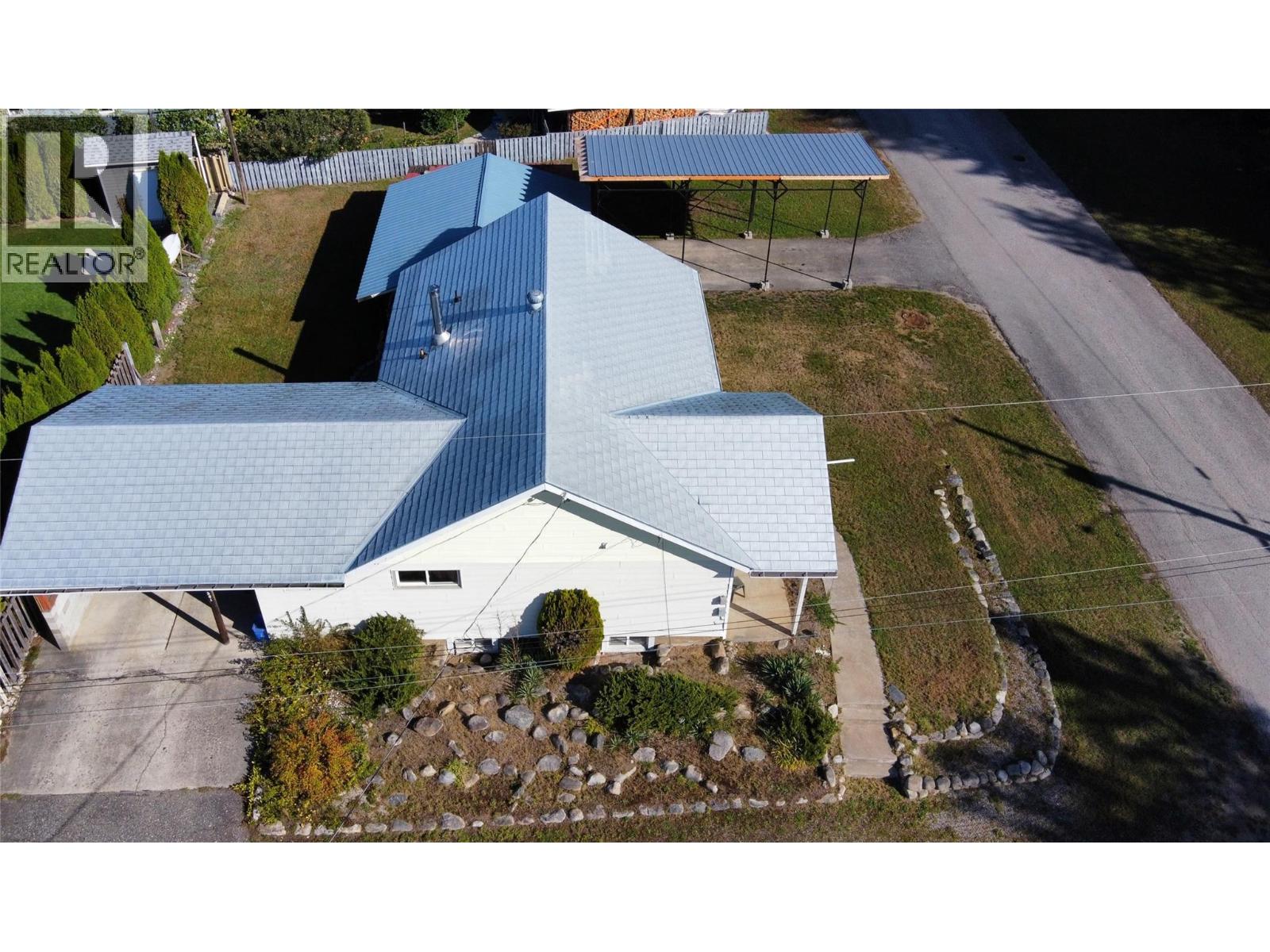 301 5th Street Nw, Nakusp, British Columbia  V0G 1R0 - Photo 33 - 10363697