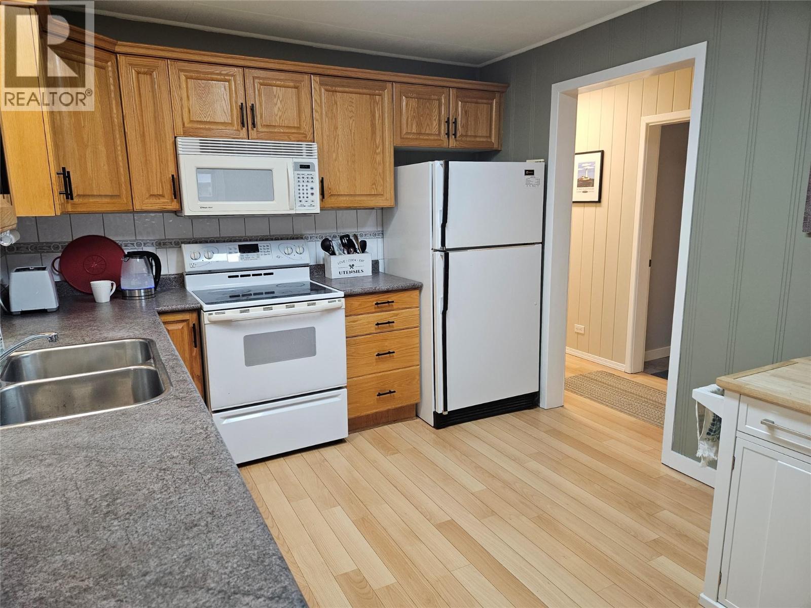 301 5th Street Nw, Nakusp, British Columbia  V0G 1R0 - Photo 5 - 10363697