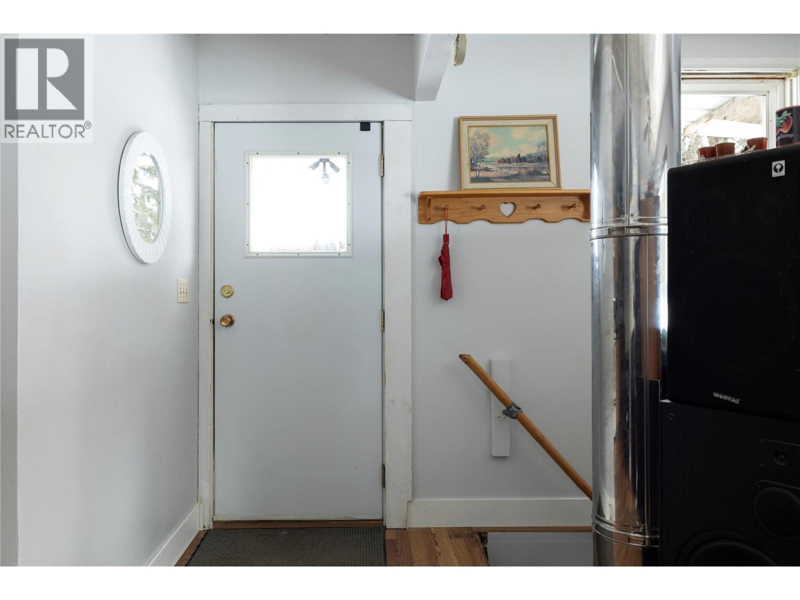 1440 Trinity Valley Road, Lumby, British Columbia  V0E 2G0 - Photo 2 - 10363723