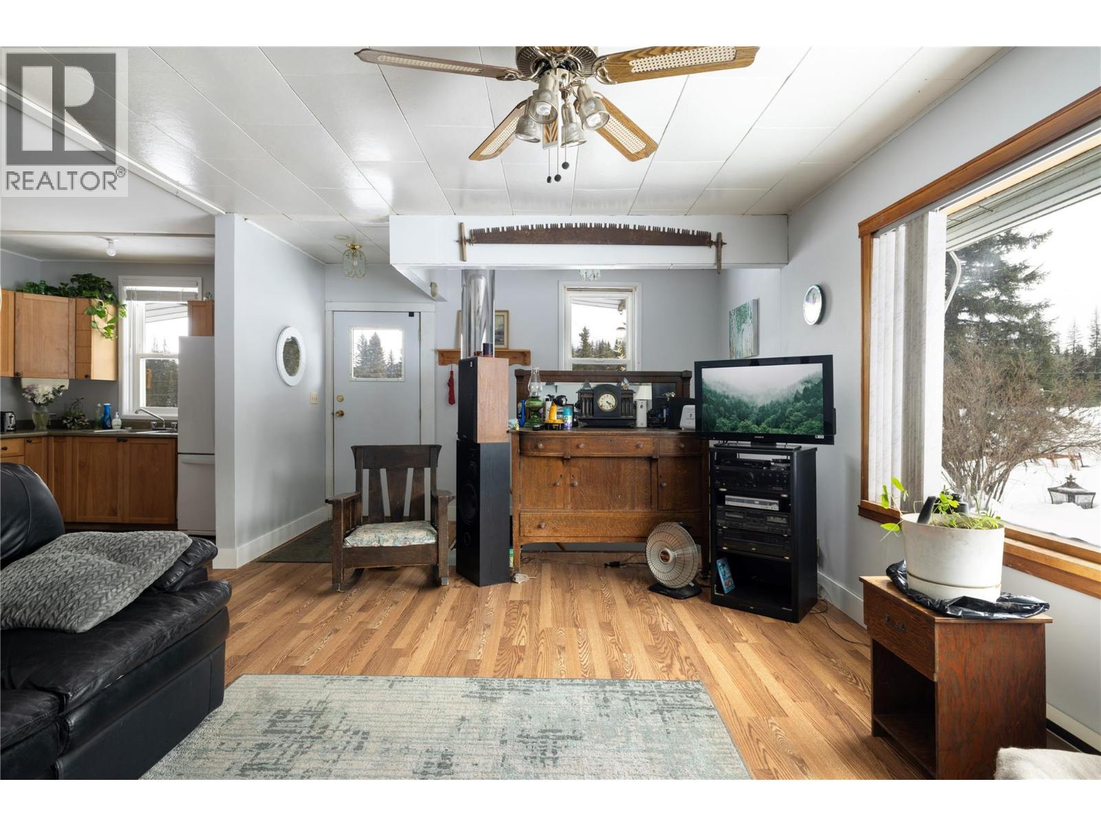 1440 Trinity Valley Road, Lumby, British Columbia  V0E 2G0 - Photo 3 - 10363723