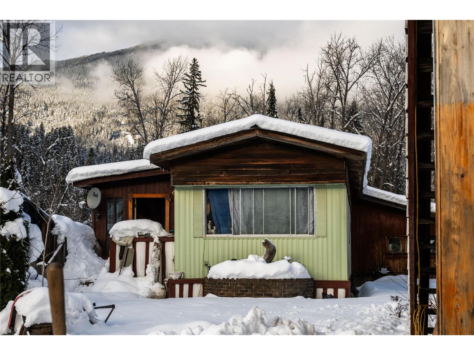 3643 Malakwa Road, Malakwa, British Columbia  V0E 2J0 - Photo 7 - 10363611