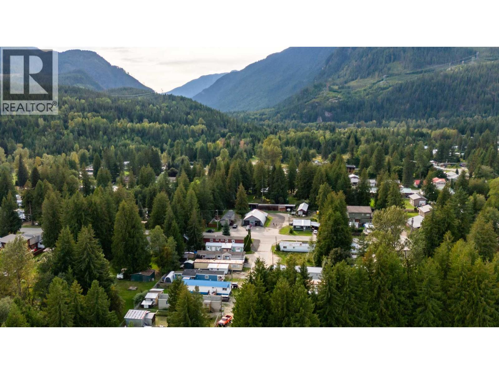 978 Lundell Road, Revelstoke, British Columbia  V0E 2S0 - Photo 15 - 10363752