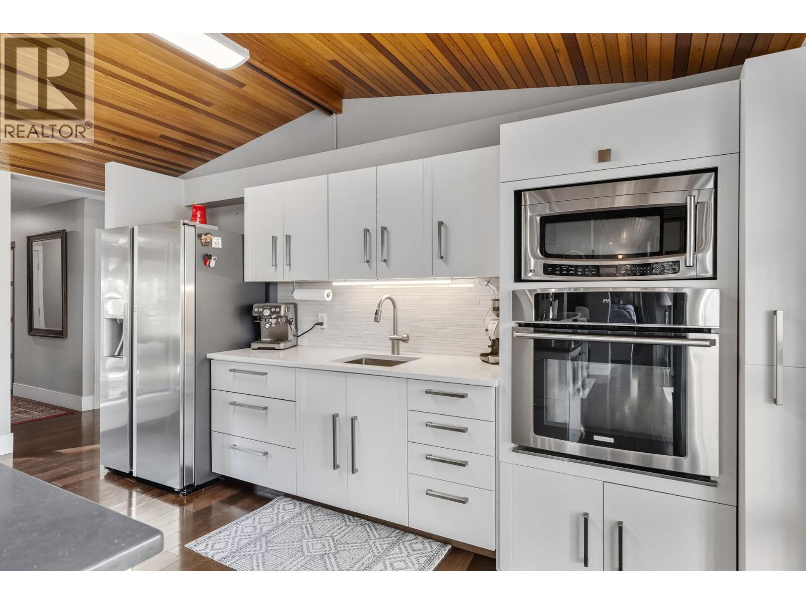 6555 Sherburn Road, Peachland, British Columbia  V0H 1X7 - Photo 15 - 10362839