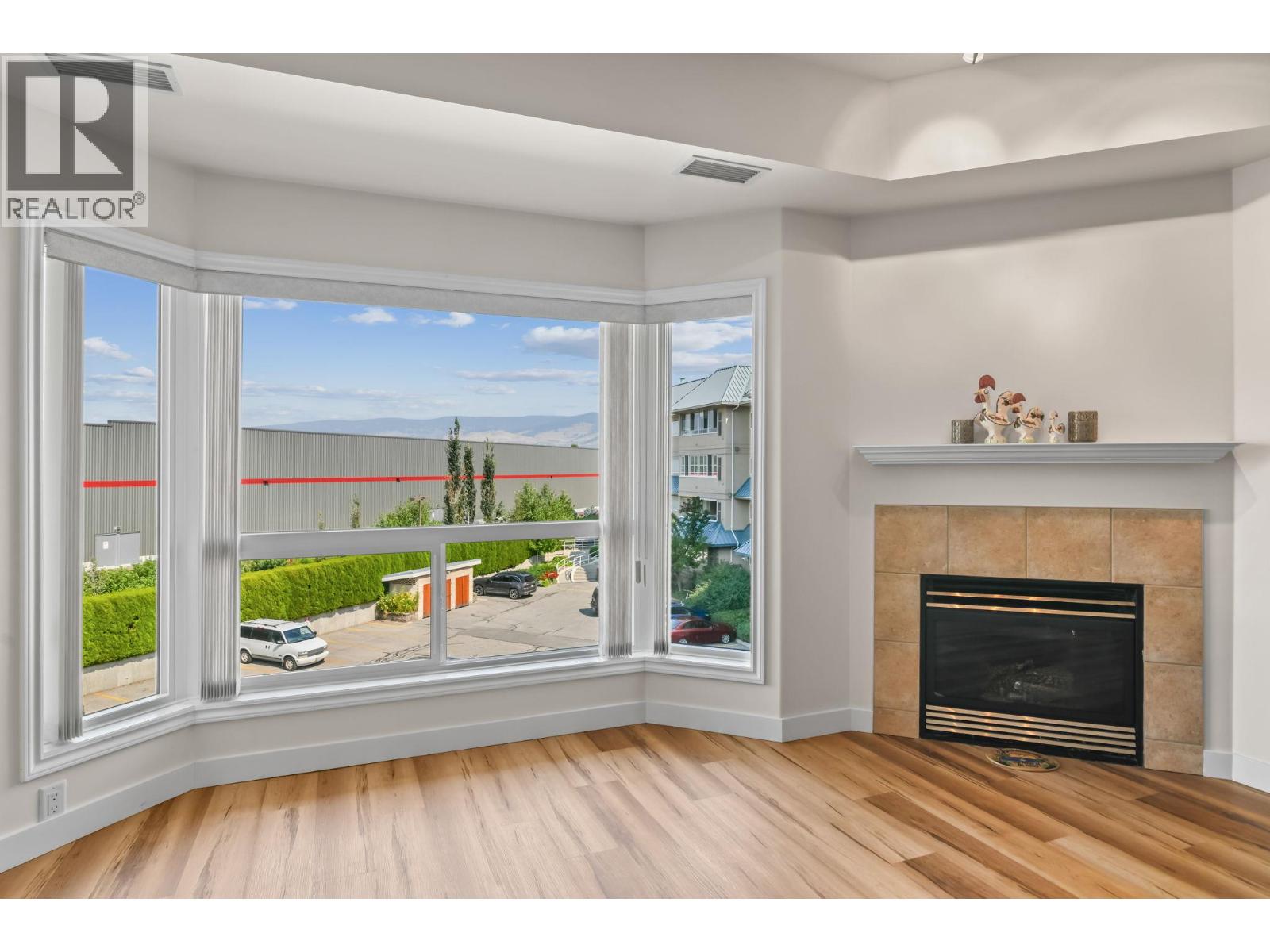 1963 Durnin Road Unit# 303, Kelowna, British Columbia  V1X 7Y4 - Photo 4 - 10363726