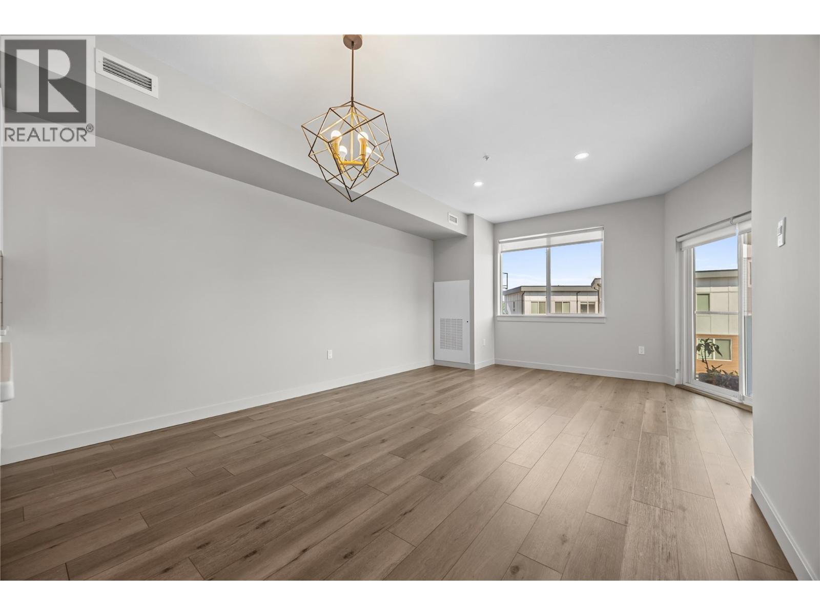 3638 Mission Springs Drive Unit# 301, Kelowna, British Columbia  V1W 0B3 - Photo 4 - 10363741