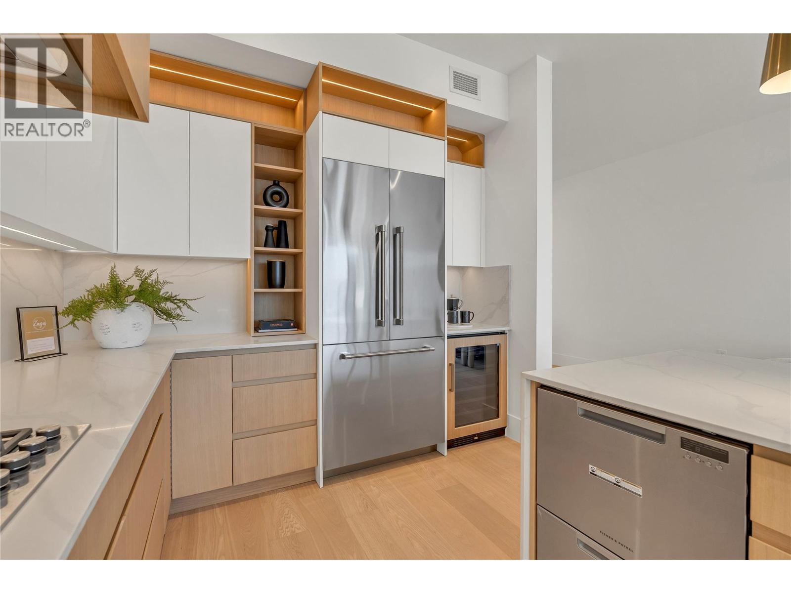 602 Lakeshore Drive Unit# 401, Penticton, British Columbia  V2A 1B9 - Photo 14 - 10363921