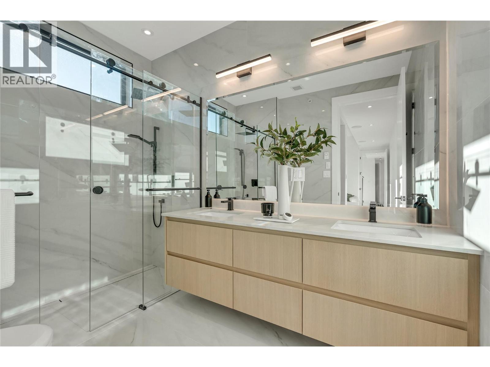 602 Lakeshore Drive Unit# 401, Penticton, British Columbia  V2A 1B9 - Photo 28 - 10363921