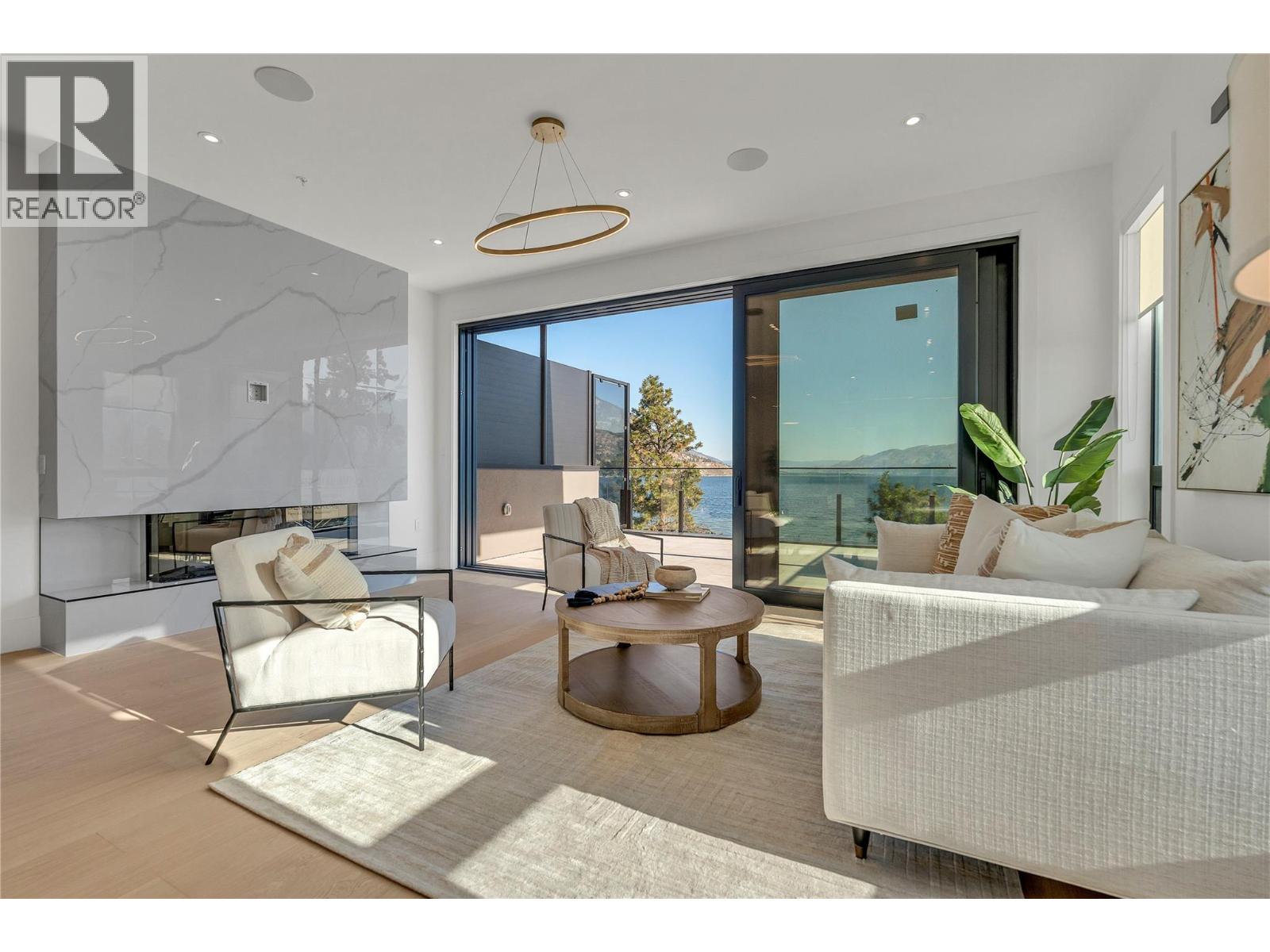 602 Lakeshore Drive Unit# 401, Penticton, British Columbia  V2A 1B9 - Photo 3 - 10363921