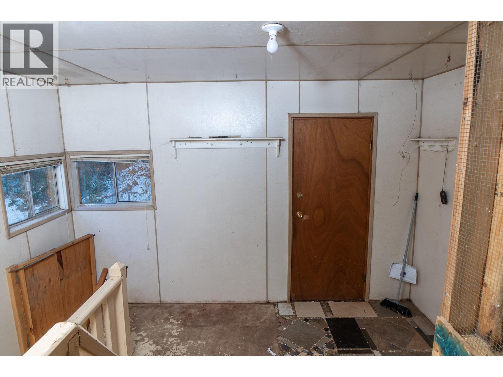 9308 Main Street, Kuskanook, British Columbia  V0B 2C0 - Photo 15 - 10363841