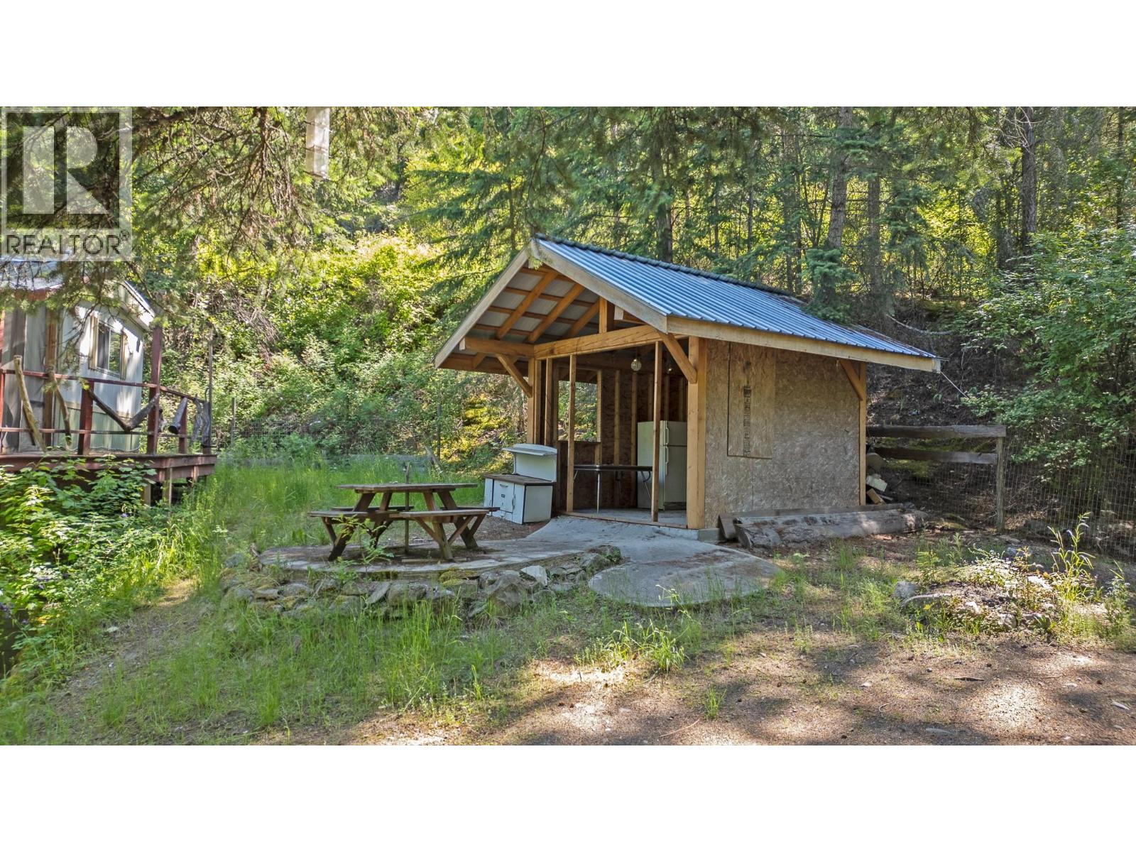 9308 Main Street, Kuskanook, British Columbia  V0B 2C0 - Photo 26 - 10363841