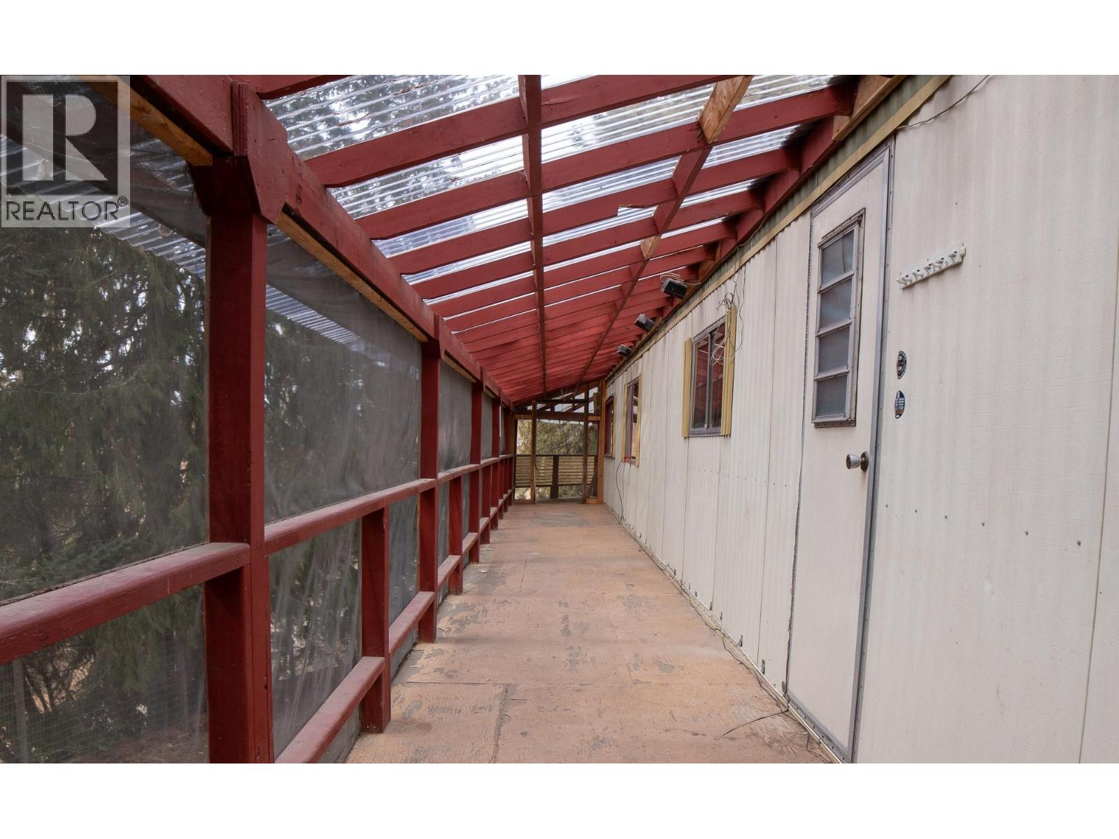 9308 Main Street, Kuskanook, British Columbia  V0B 2C0 - Photo 9 - 10363841