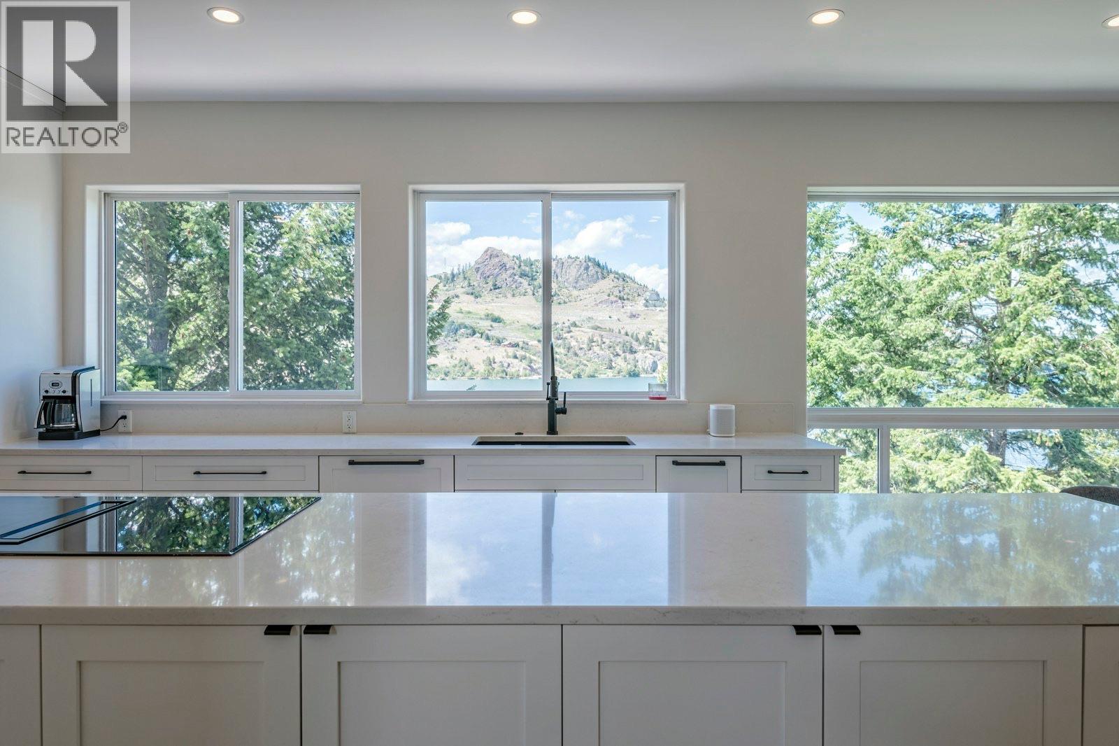 13980 Ponderosa Way, Coldstream, British Columbia  V1B 1A4 - Photo 6 - 10362238