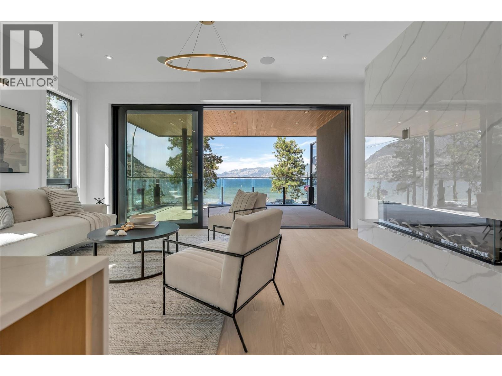 602 Lakeshore Drive Unit# 202, Penticton, British Columbia  V2A 1B9 - Photo 2 - 10363762