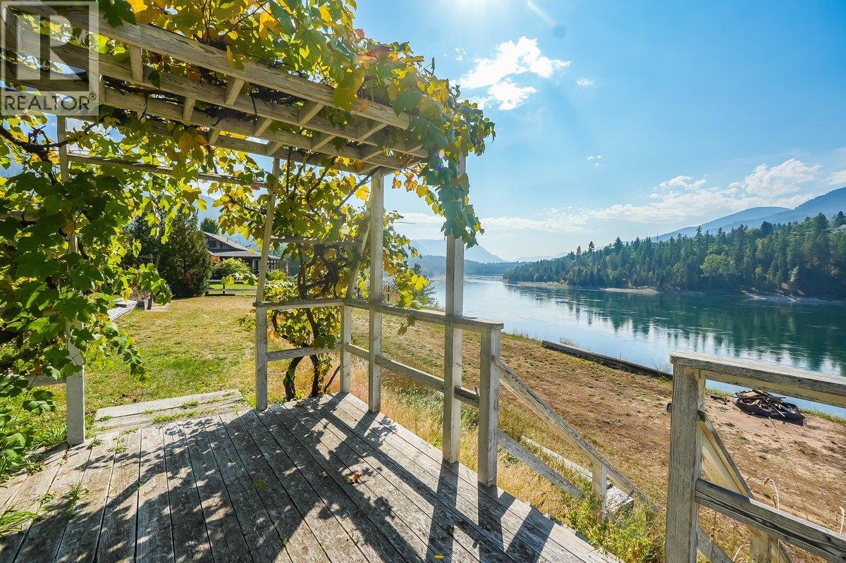 807 Waterloo Road, Ootischenia, British Columbia  V1N 4K8 - Photo 16 - 10363749