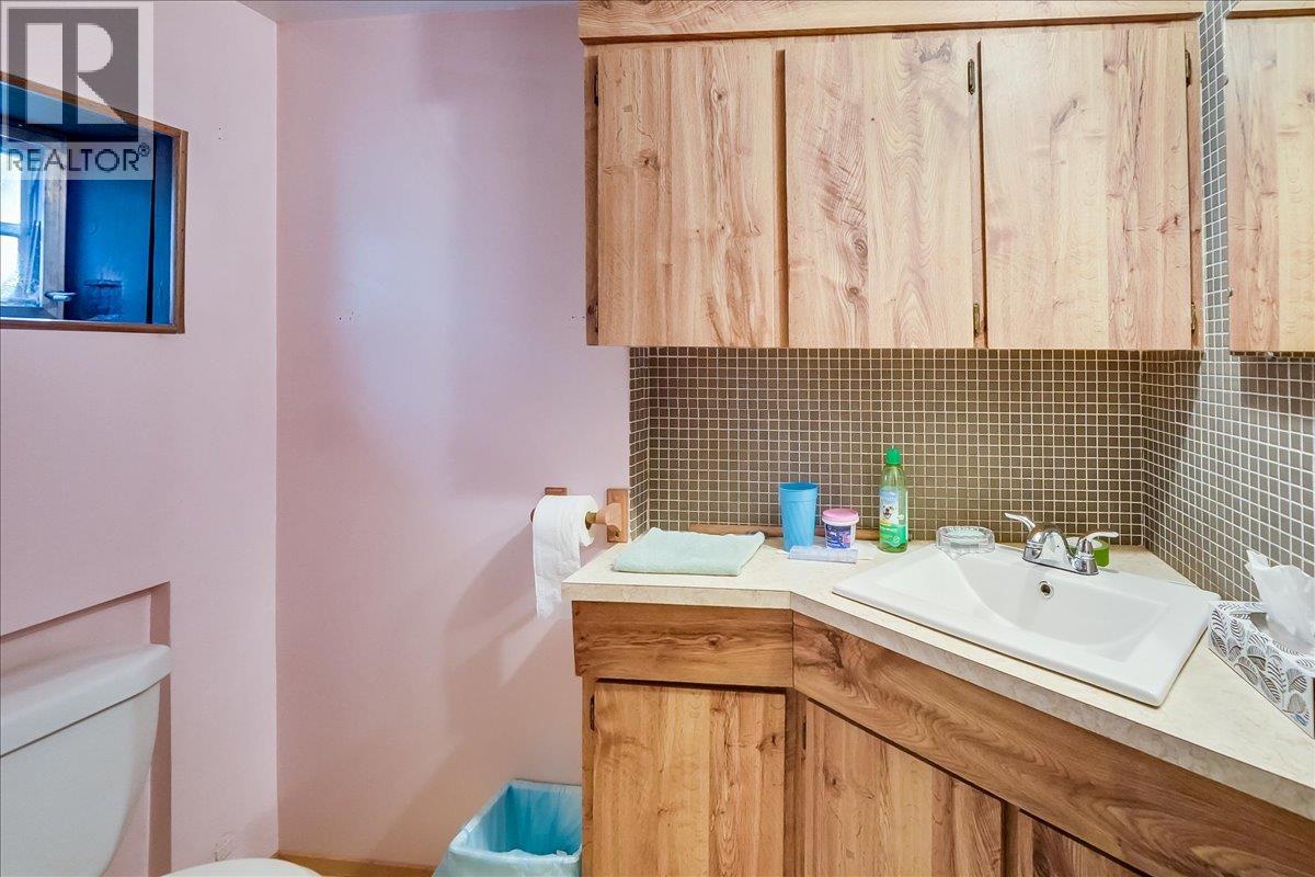 807 Waterloo Road, Ootischenia, British Columbia  V1N 4K8 - Photo 26 - 10363749