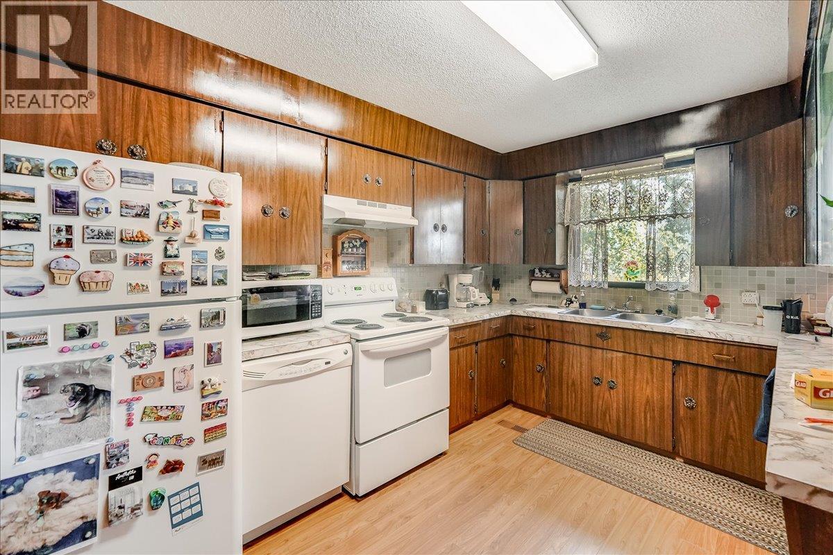 807 Waterloo Road, Ootischenia, British Columbia  V1N 4K8 - Photo 44 - 10363749