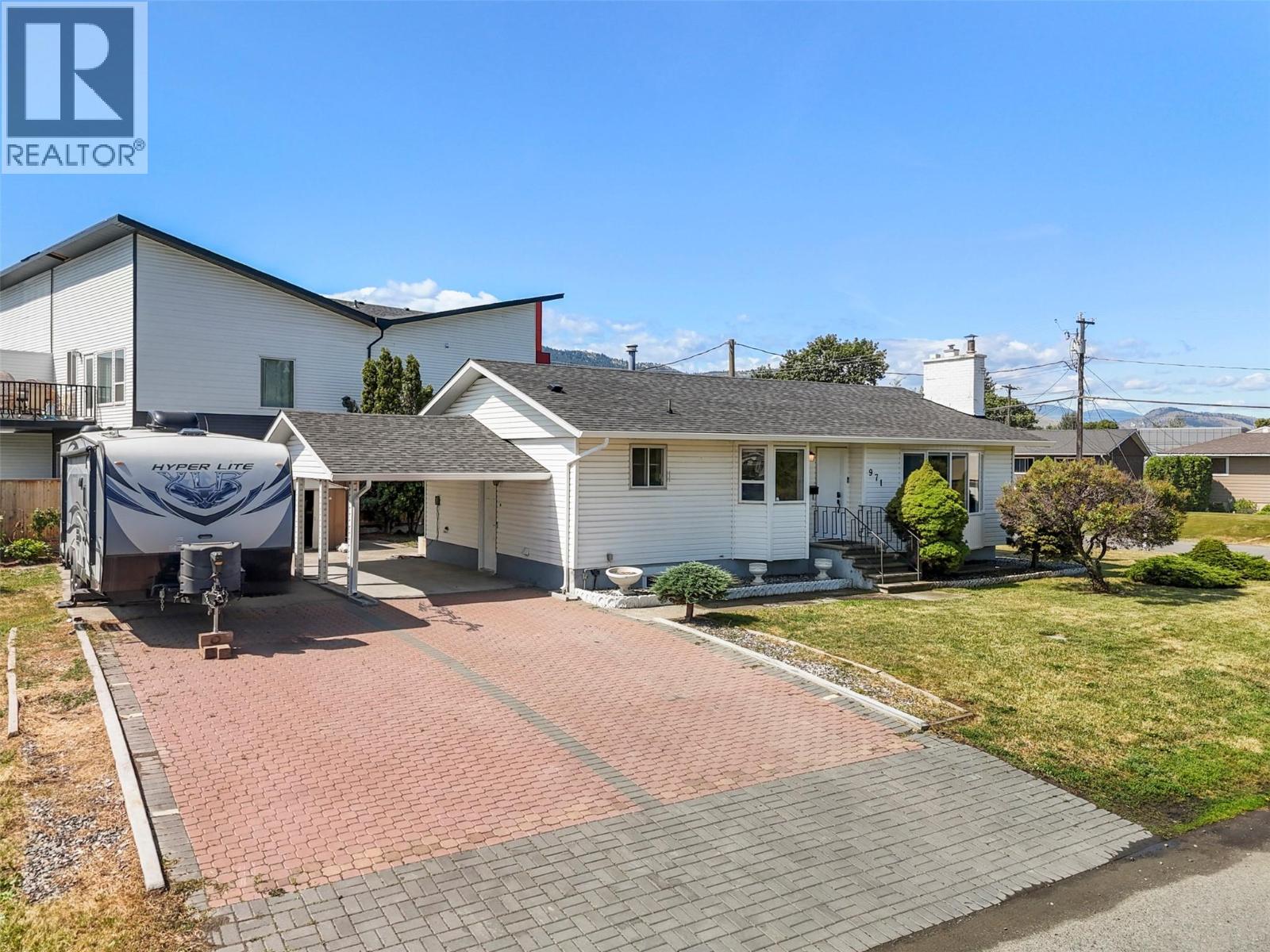 971 Kirkland Place, Kamloops, British Columbia  V2B 3Y7 - Photo 1 - 10363953