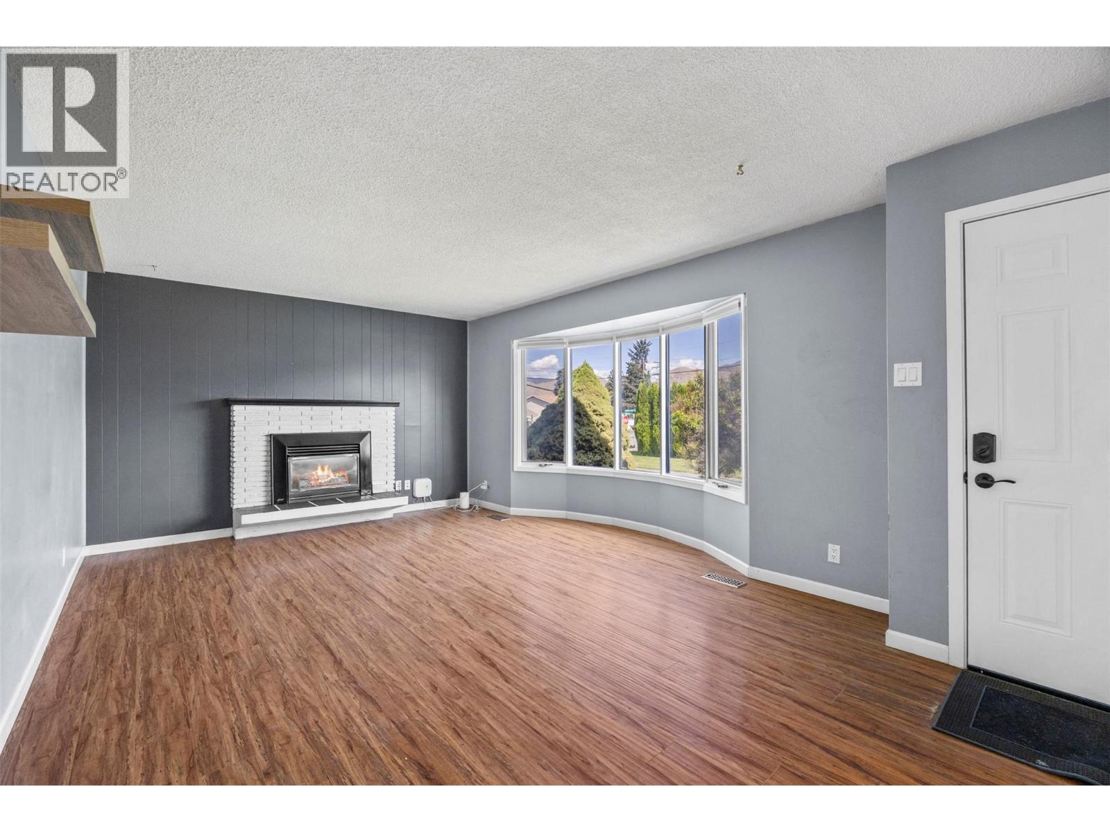 971 Kirkland Place, Kamloops, British Columbia  V2B 3Y7 - Photo 4 - 10363953