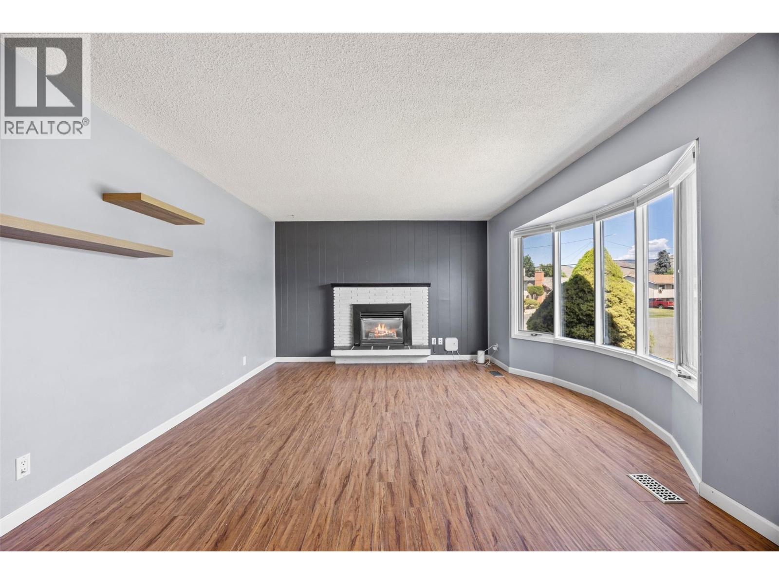 971 Kirkland Place, Kamloops, British Columbia  V2B 3Y7 - Photo 5 - 10363953