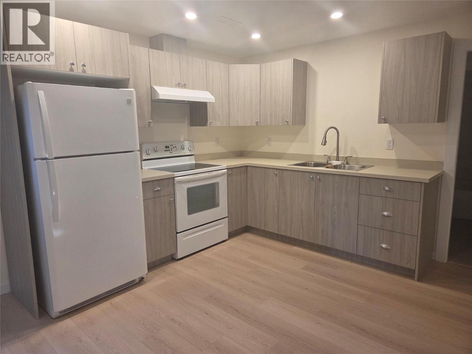 5661 97 Highway, Falkland, British Columbia  V0E 1W0 - Photo 11 - 10363939