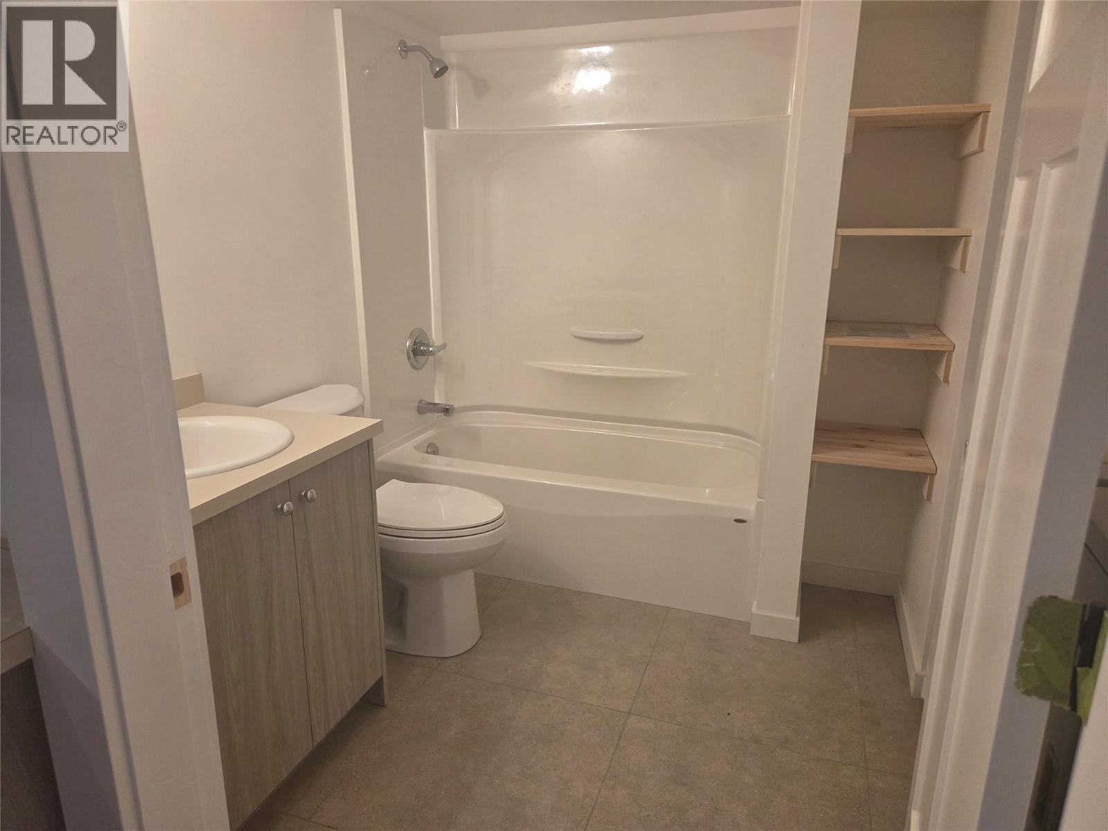 5661 97 Highway, Falkland, British Columbia  V0E 1W0 - Photo 16 - 10363939