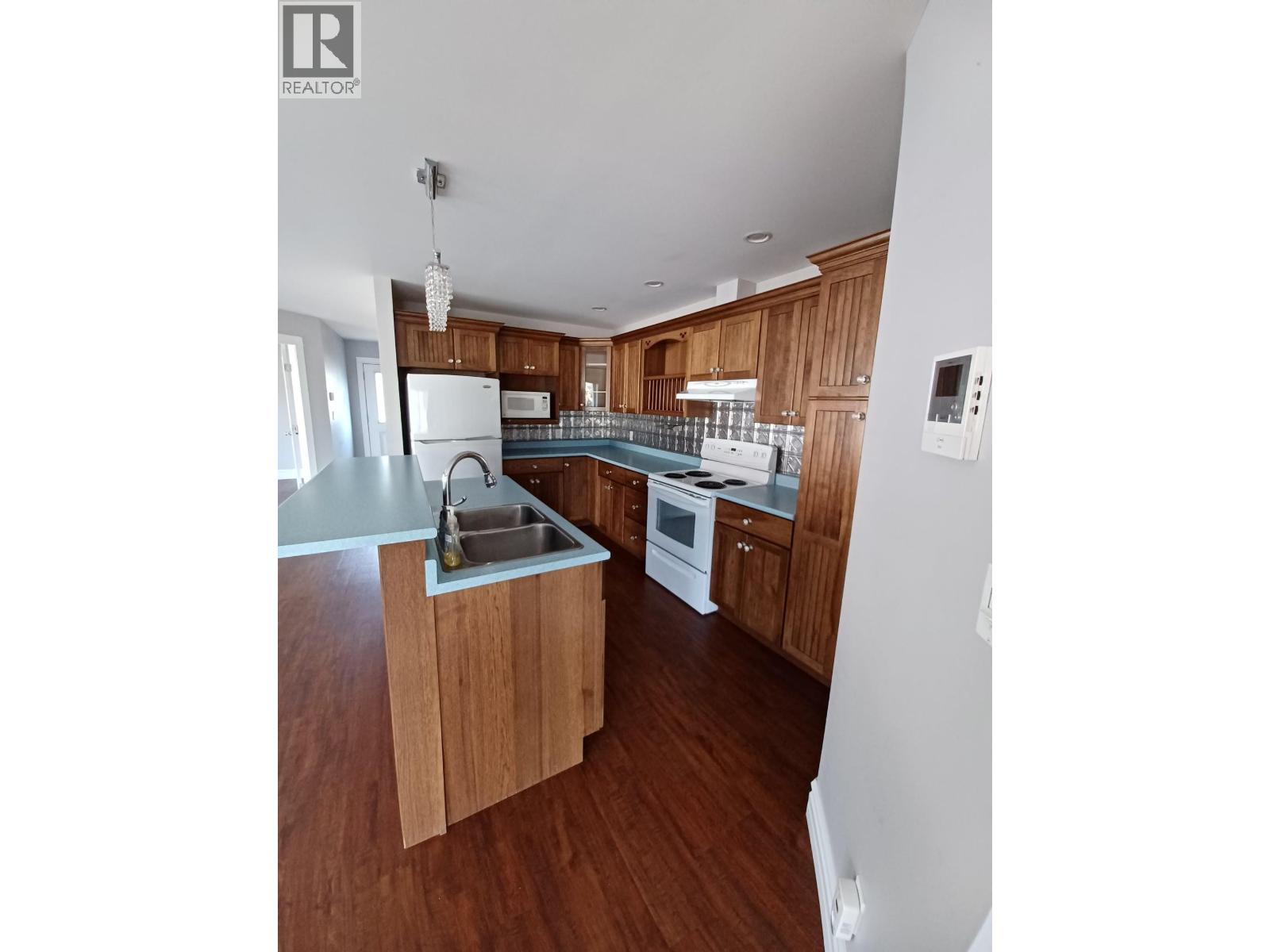 5661 97 Highway, Falkland, British Columbia  V0E 1W0 - Photo 18 - 10363939