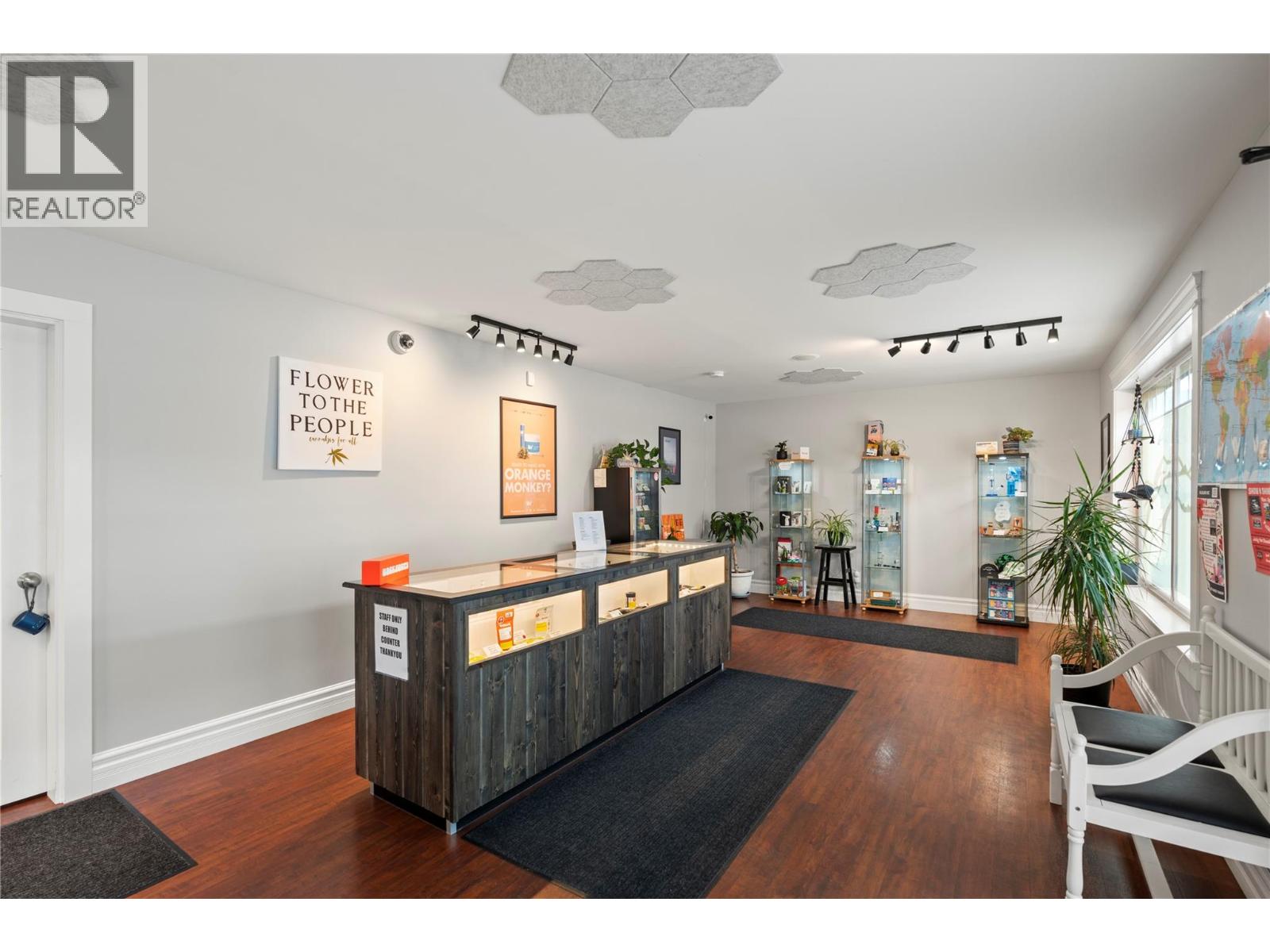 5661 97 Highway, Falkland, British Columbia  V0E 1W0 - Photo 5 - 10363939