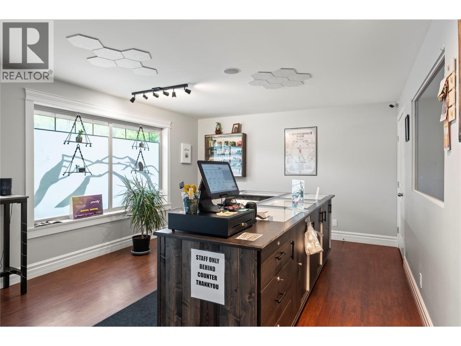 5661 97 Highway, Falkland, British Columbia  V0E 1W0 - Photo 7 - 10363939