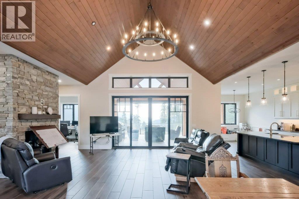 7839 Falcon Ridge Crescent, Kelowna, British Columbia  V1P 1J2 - Photo 2 - 10363715