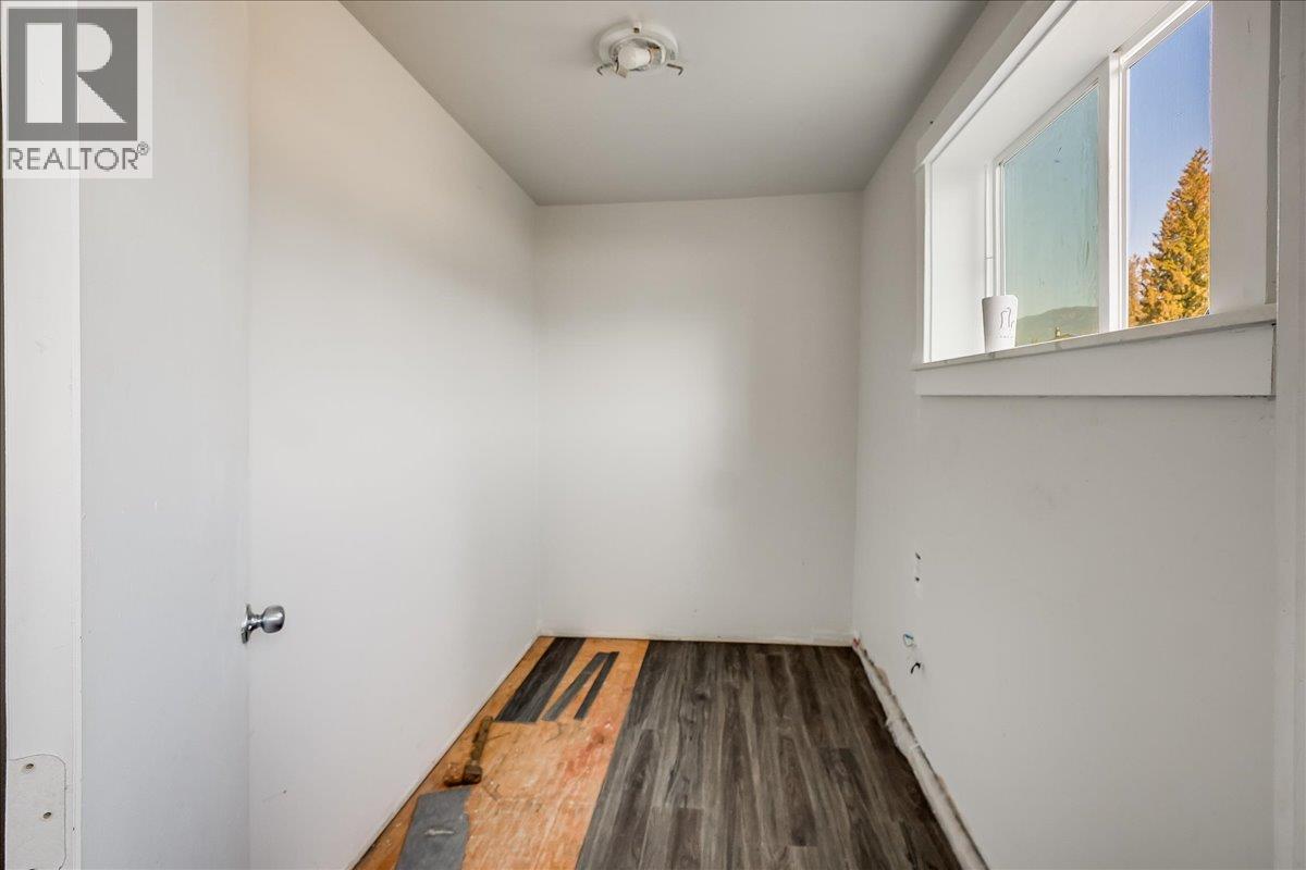 2100 Crestview Crescent, Castlegar, British Columbia  V1N 3B3 - Photo 17 - 10363815