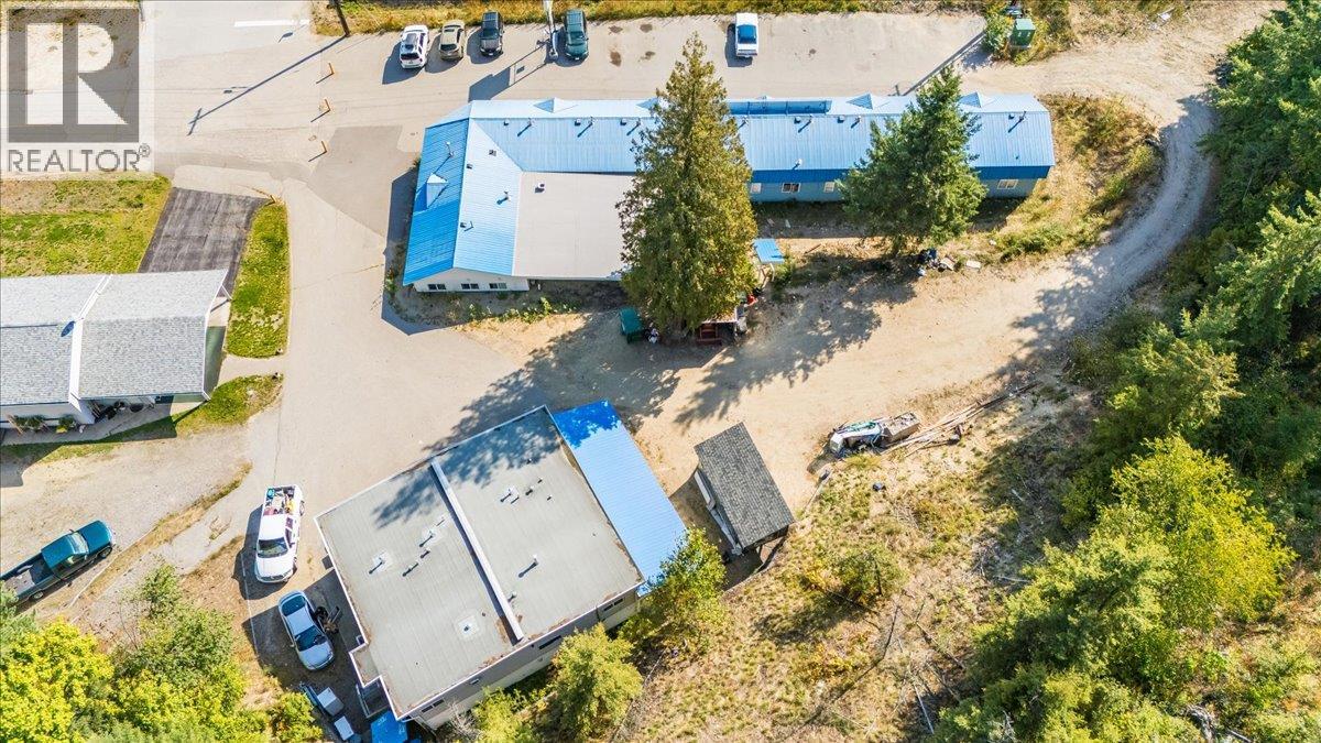 2100 Crestview Crescent, Castlegar, British Columbia  V1N 3B3 - Photo 2 - 10363815