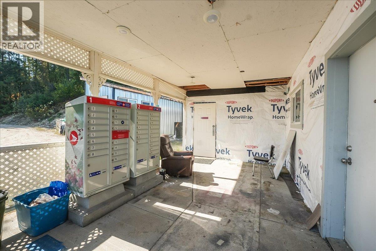 2100 Crestview Crescent, Castlegar, British Columbia  V1N 3B3 - Photo 22 - 10363815