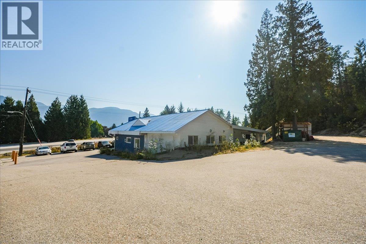 2100 Crestview Crescent, Castlegar, British Columbia  V1N 3B3 - Photo 23 - 10363815
