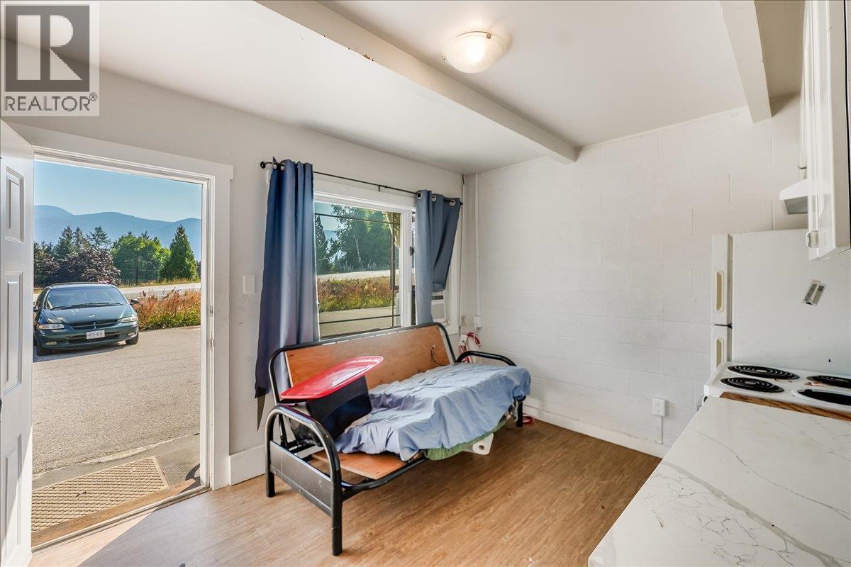 2100 Crestview Crescent, Castlegar, British Columbia  V1N 3B3 - Photo 56 - 10363815