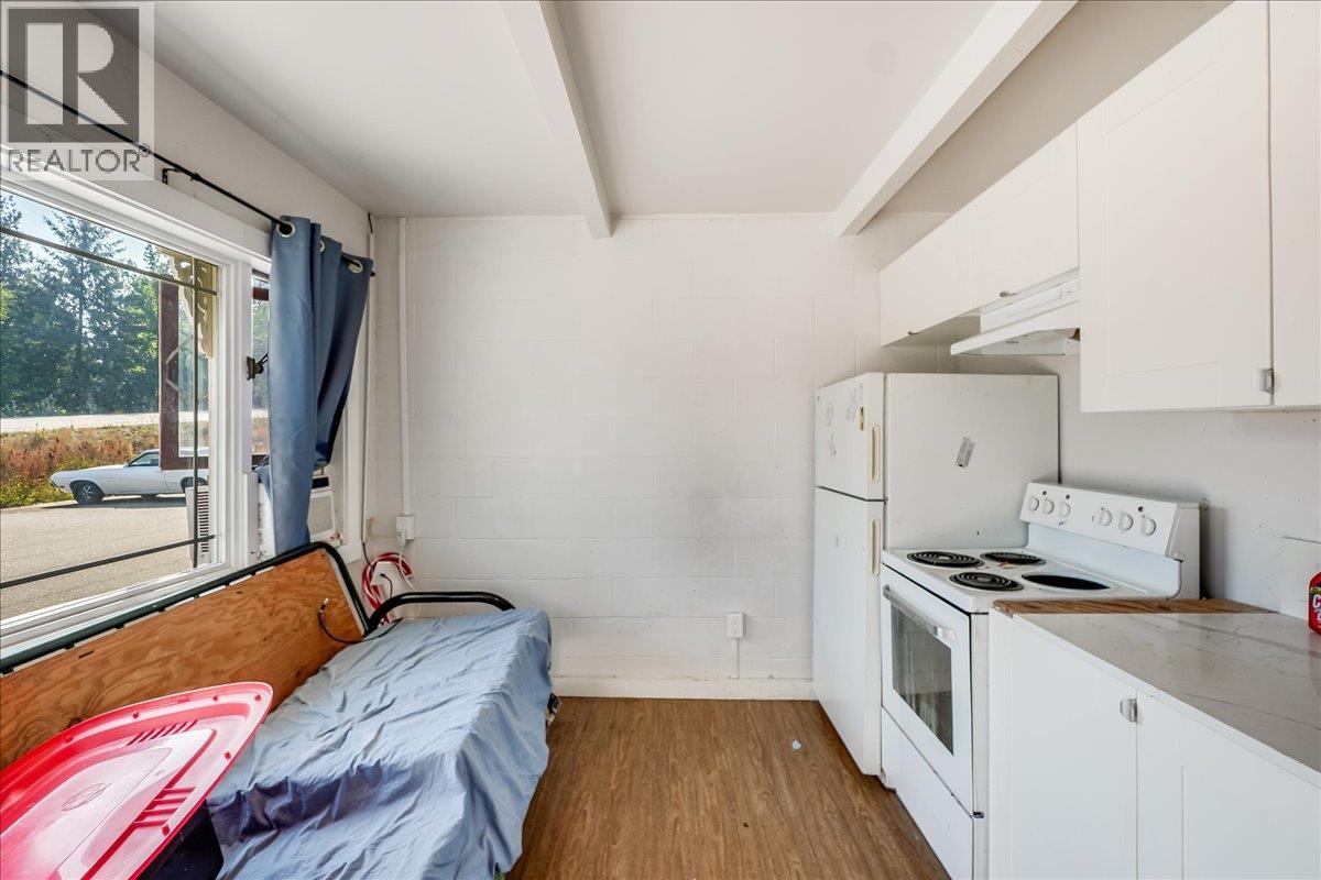 2100 Crestview Crescent, Castlegar, British Columbia  V1N 3B3 - Photo 61 - 10363815