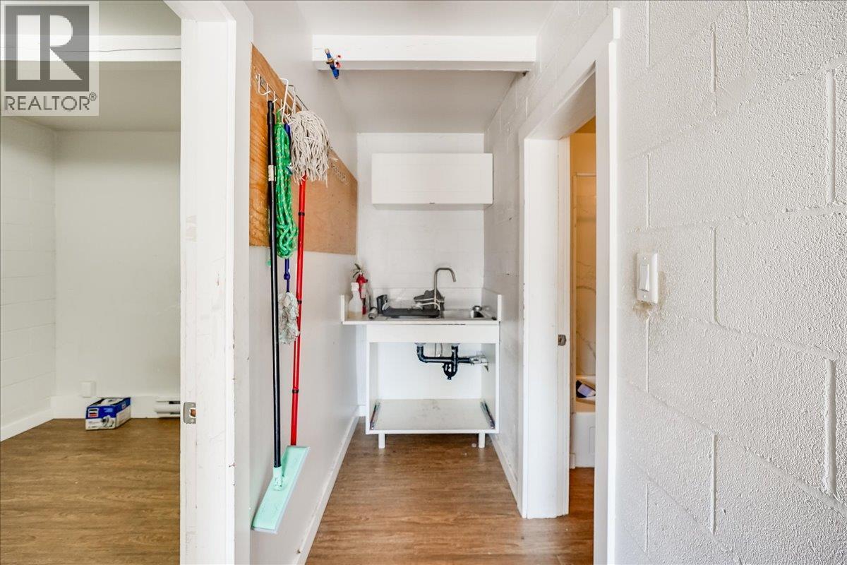 2100 Crestview Crescent, Castlegar, British Columbia  V1N 3B3 - Photo 63 - 10363815