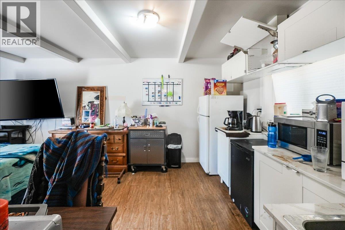 2100 Crestview Crescent, Castlegar, British Columbia  V1N 3B3 - Photo 64 - 10363815