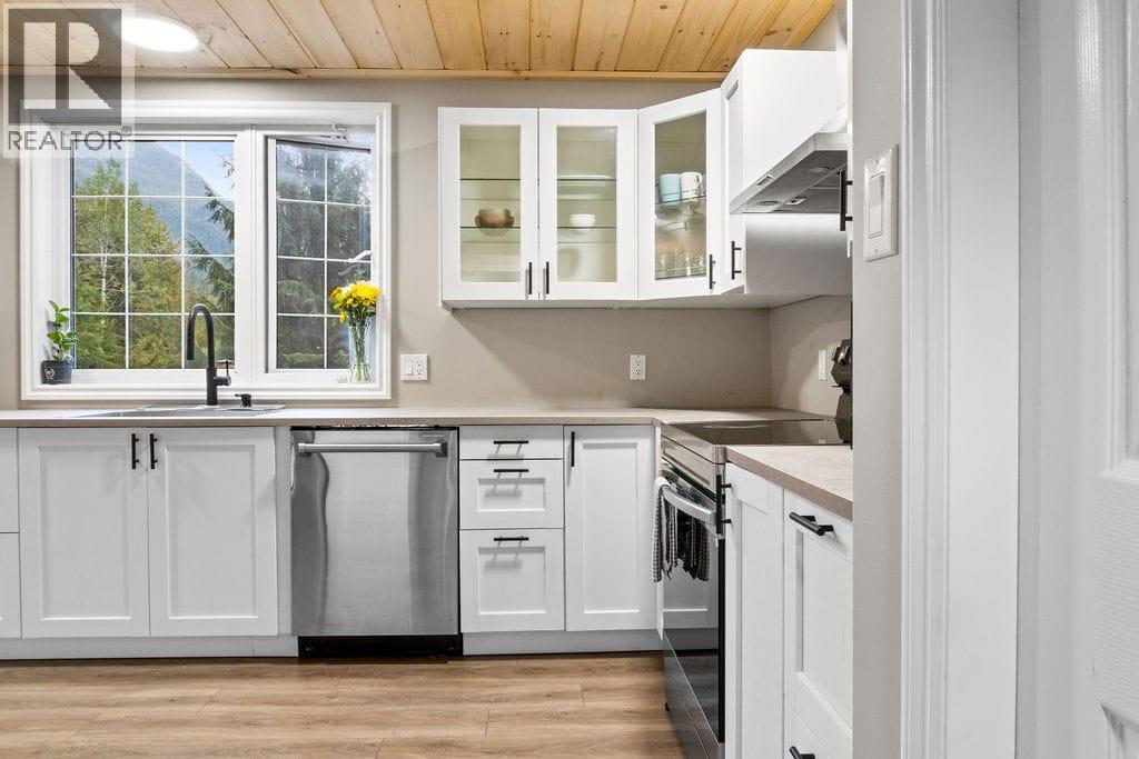 2227 Allshouse Road, Summit Lake, British Columbia  V0G 1R1 - Photo 11 - 10364071