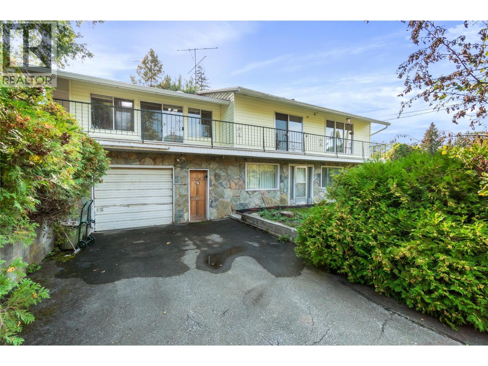 2602 Blind Bay Road, Blind Bay, British Columbia  V0E 1H1 - Photo 1 - 10363974