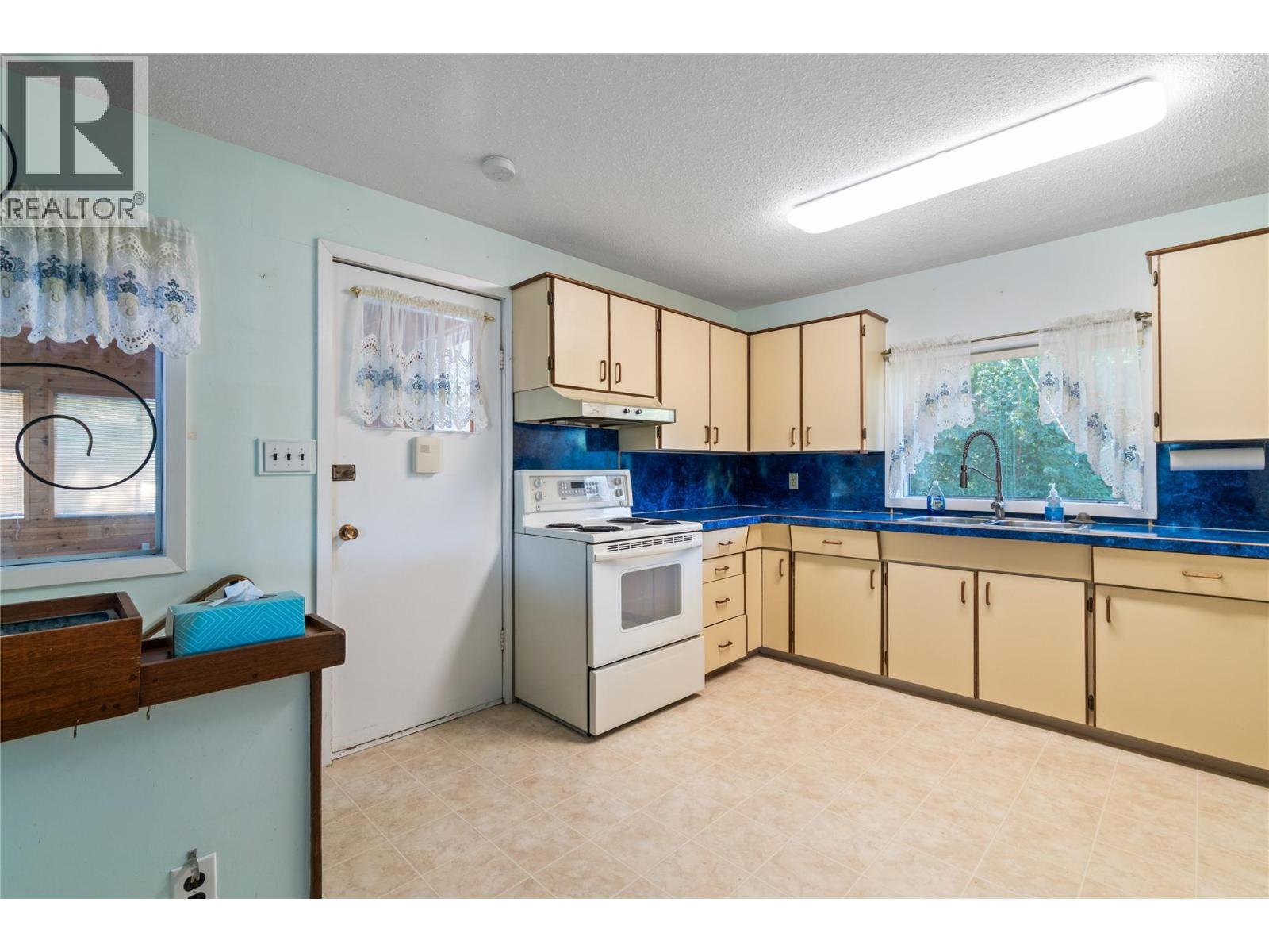 2602 Blind Bay Road, Blind Bay, British Columbia  V0E 1H1 - Photo 5 - 10363974